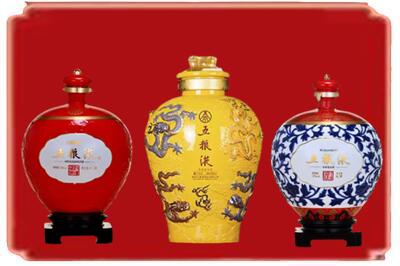 西湖区烟酒回收五粮液各种摆件.jpg